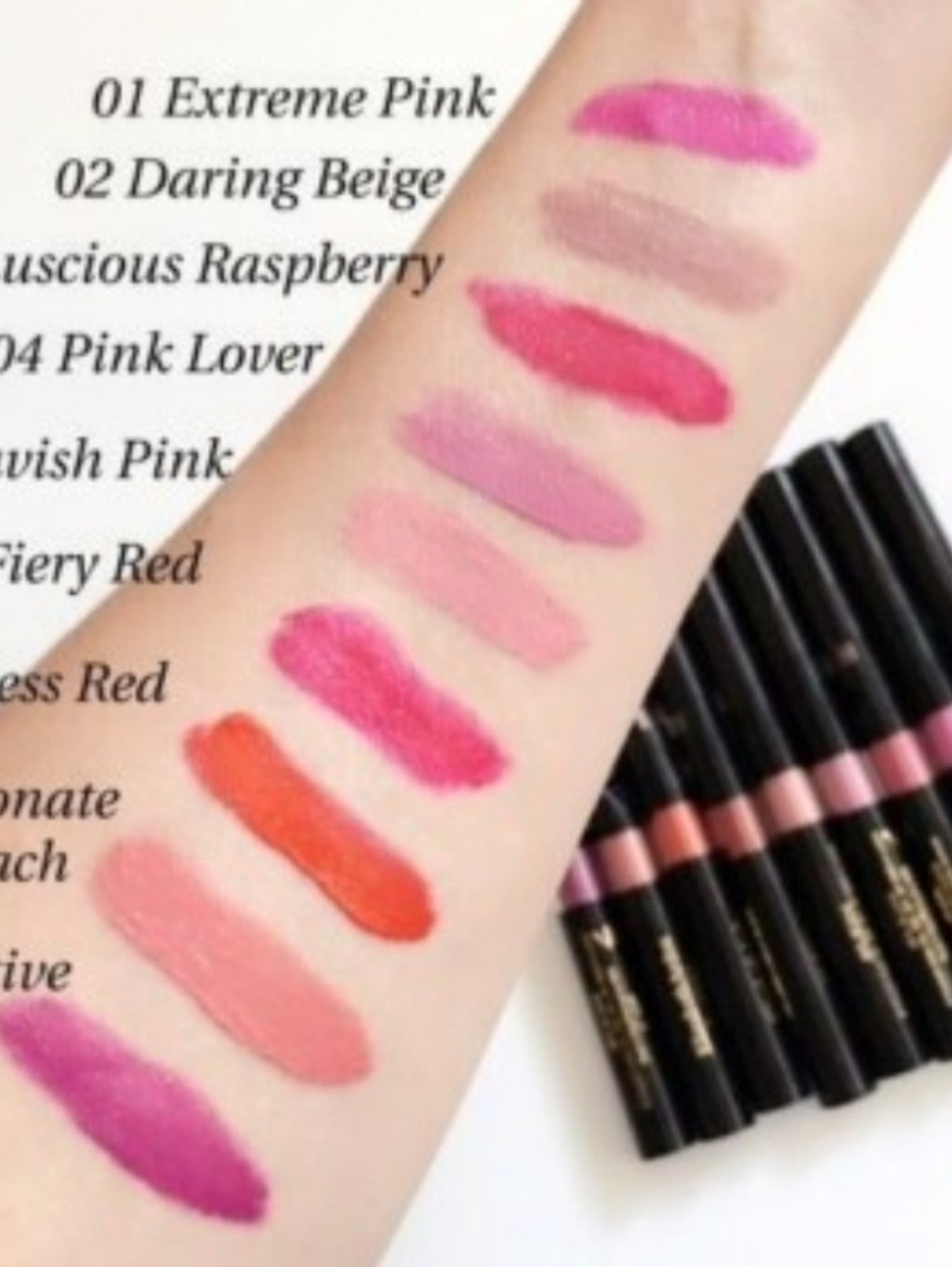 Elizabeth Arden Beautiful Color Bold Liquid Lipstick - Extreme Pink - Picture 4 of 5